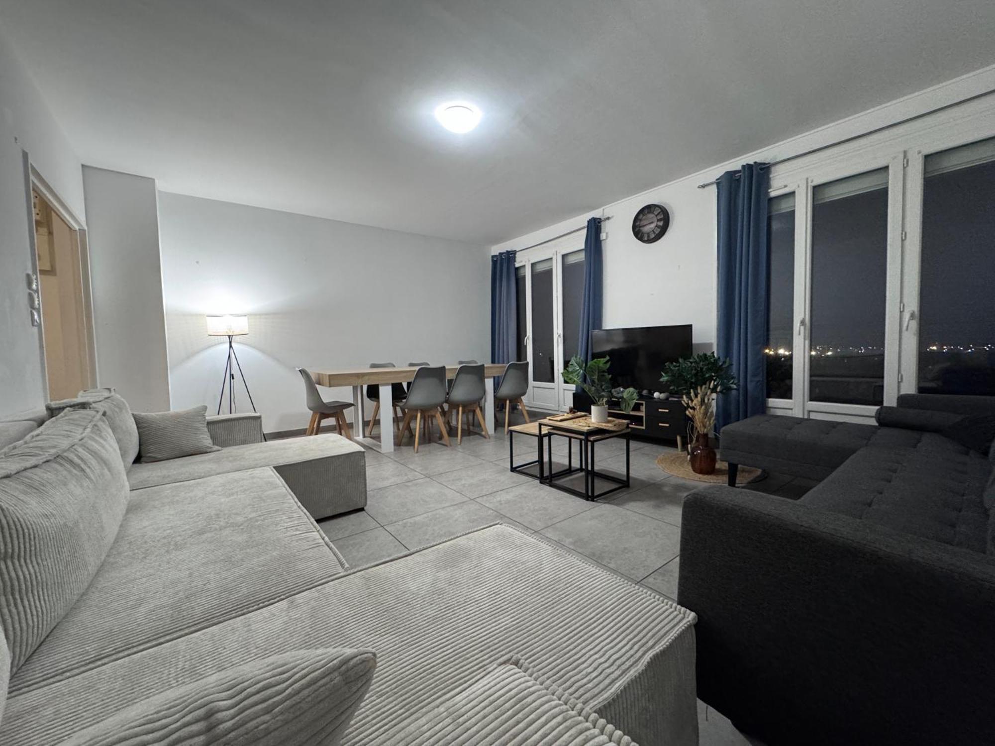 Apartamento Le Spacieux - Circuit - Parking - 8 Personnes - Reve Au Mans Le Mans Exterior foto